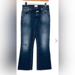 Closed women’s jeans flare blue size 28 wide leg high rise distressed slight
